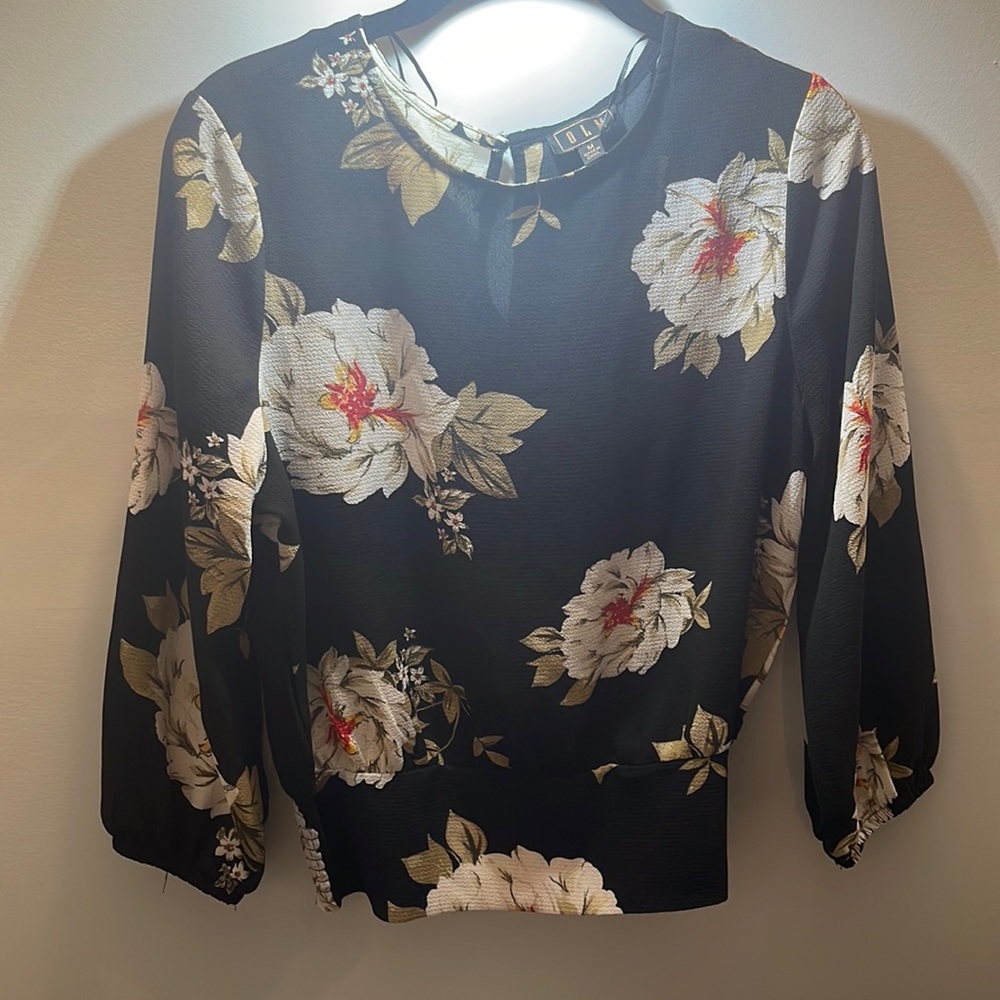 Cute floral top